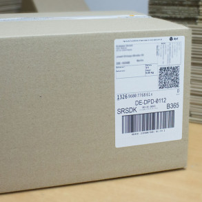 Etykiety termiczne kurierskie 100x150 mm 300 sztuk gilza 25 białe Perforacja